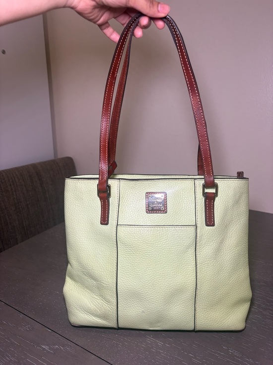 Dooney & Bourke Handbags - Dooney & Bourke green leather tote bag #leather #totebag
